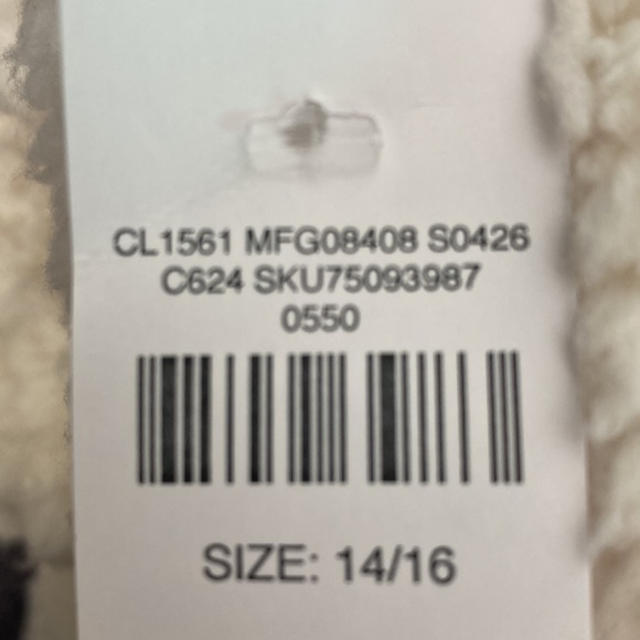 Fuzzy zip up coat - Picture 12 of 12